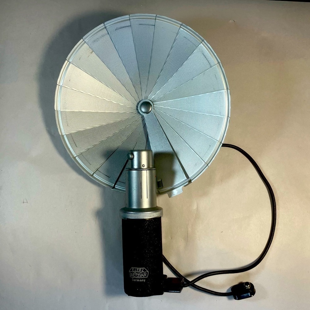 Vintage E.Leitz Wetzlar Fan Flashbulb Screw Mount Accessory with Cable